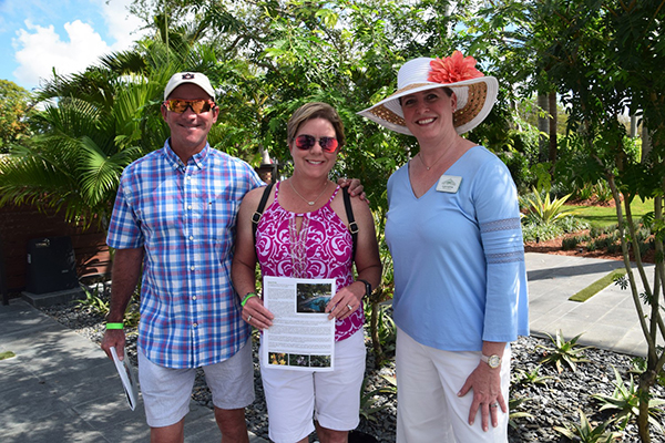 Lee and Dina Elmslie with Villager Lorraine Sheldon